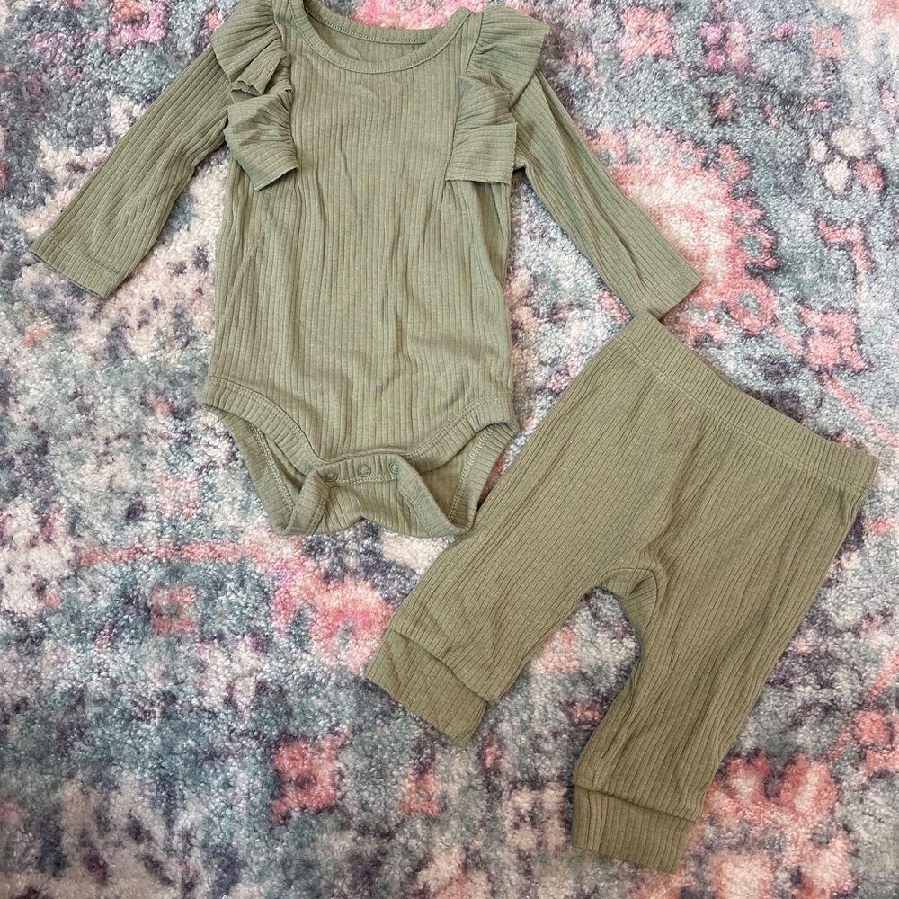 Cat & Jack Green Ribbed Baby Outfit, 0-3mo